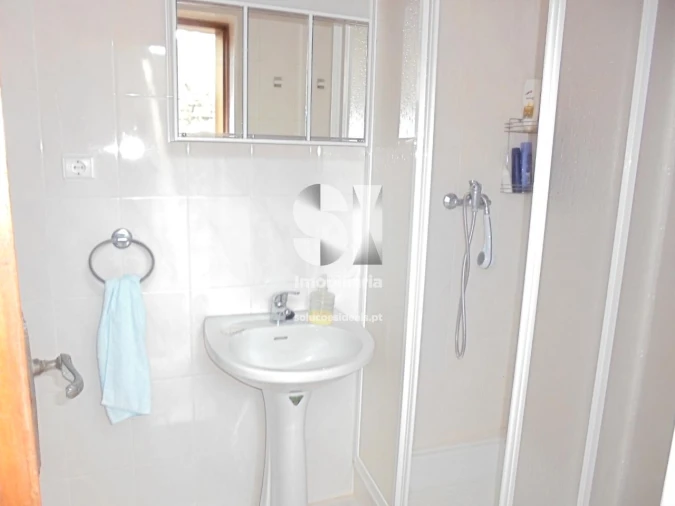 Moradia T4 para Venda em Arrifana Foto 14