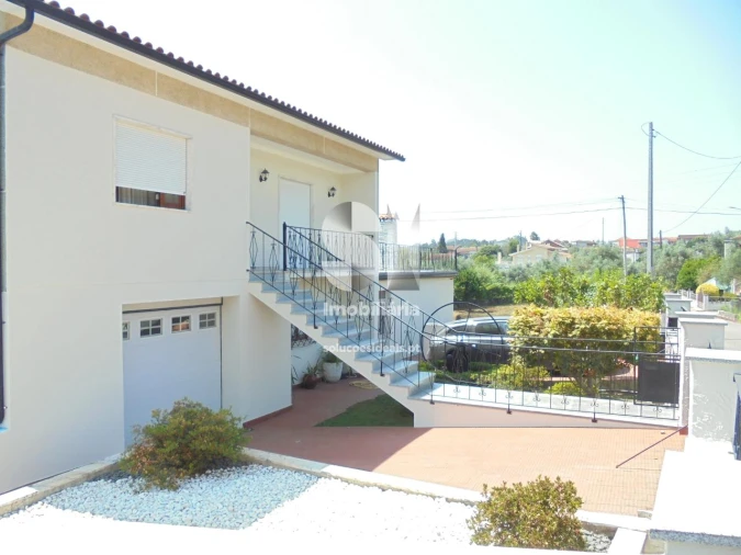 Moradia T4 para Venda em Arrifana Foto 36