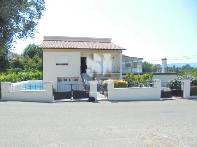 Moradia T4 para Venda em Arrifana