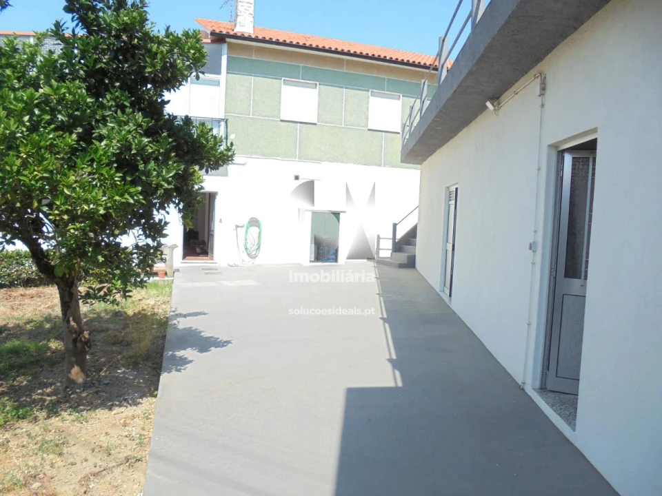 Moradia T4 para Venda em Arrifana Foto 2