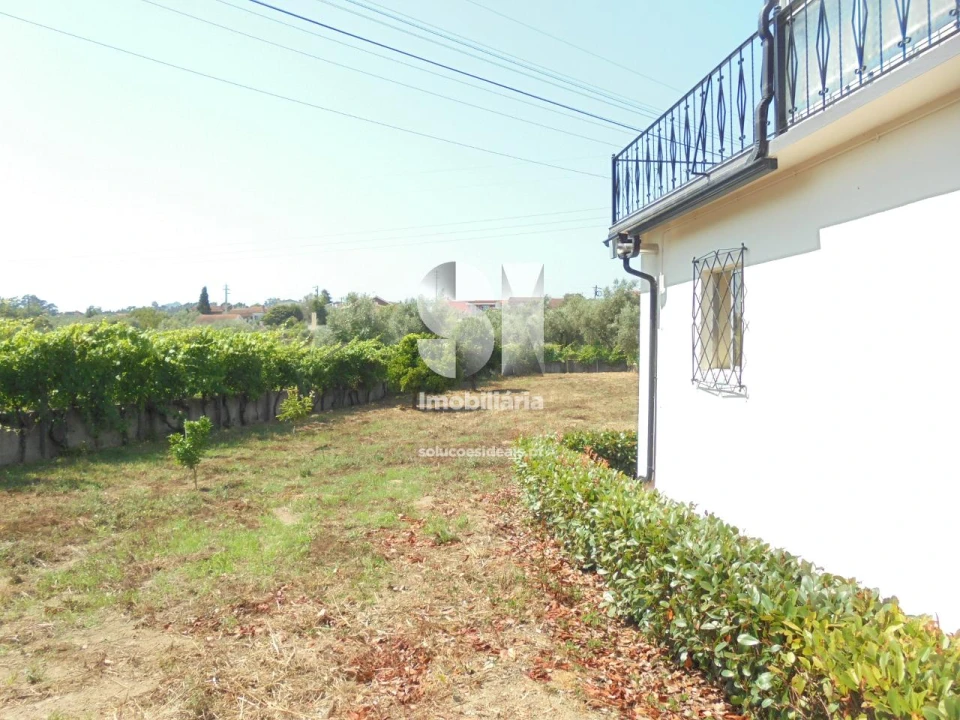 Moradia T4 para Venda em Arrifana Foto 4