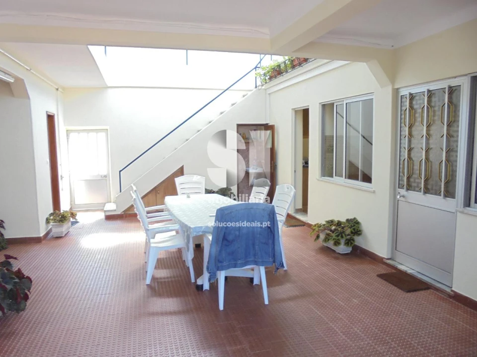 Moradia T4 para Venda em Arrifana Foto 6
