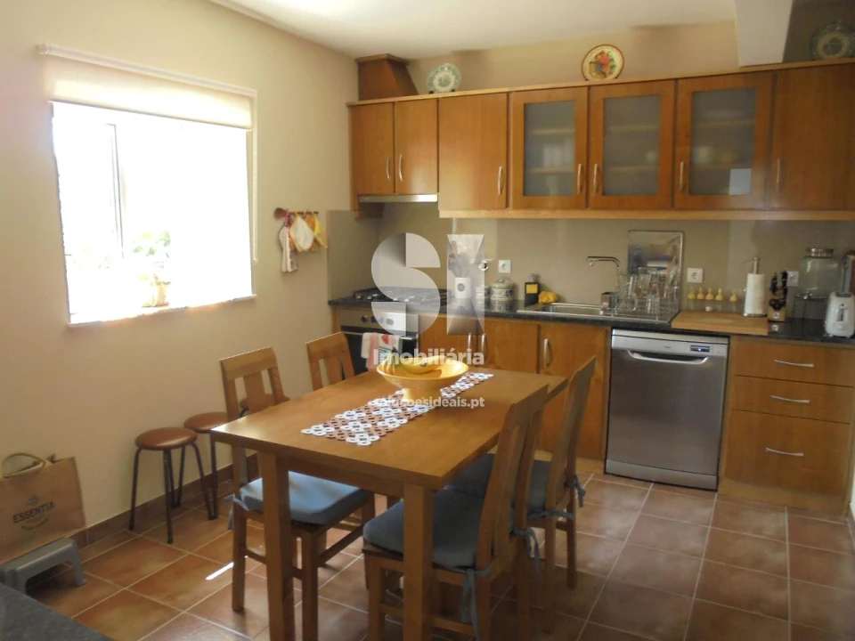 Moradia T4 para Venda em Arrifana Foto 12