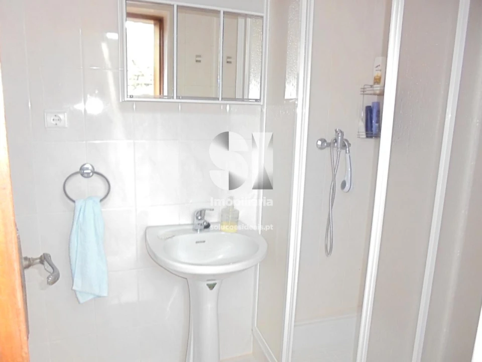 Moradia T4 para Venda em Arrifana Foto 14