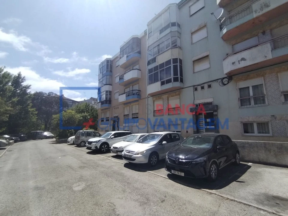 Apartamento T3 para Venda em Algueirão-Mem Martins Foto 5