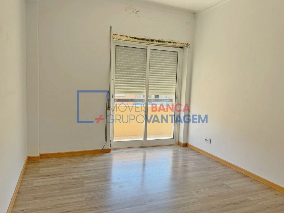 Apartamento T3 para Venda em Algueirão-Mem Martins Foto 11