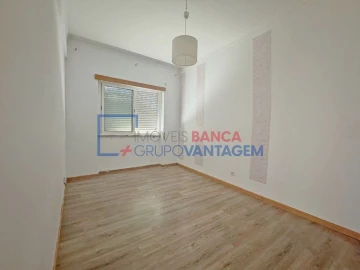 Apartamento T3 para Venda em Algueirão-Mem Martins