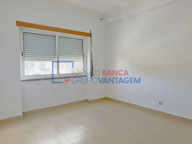 Apartamento T3 para Venda em Algueirão-Mem Martins Foto 2
