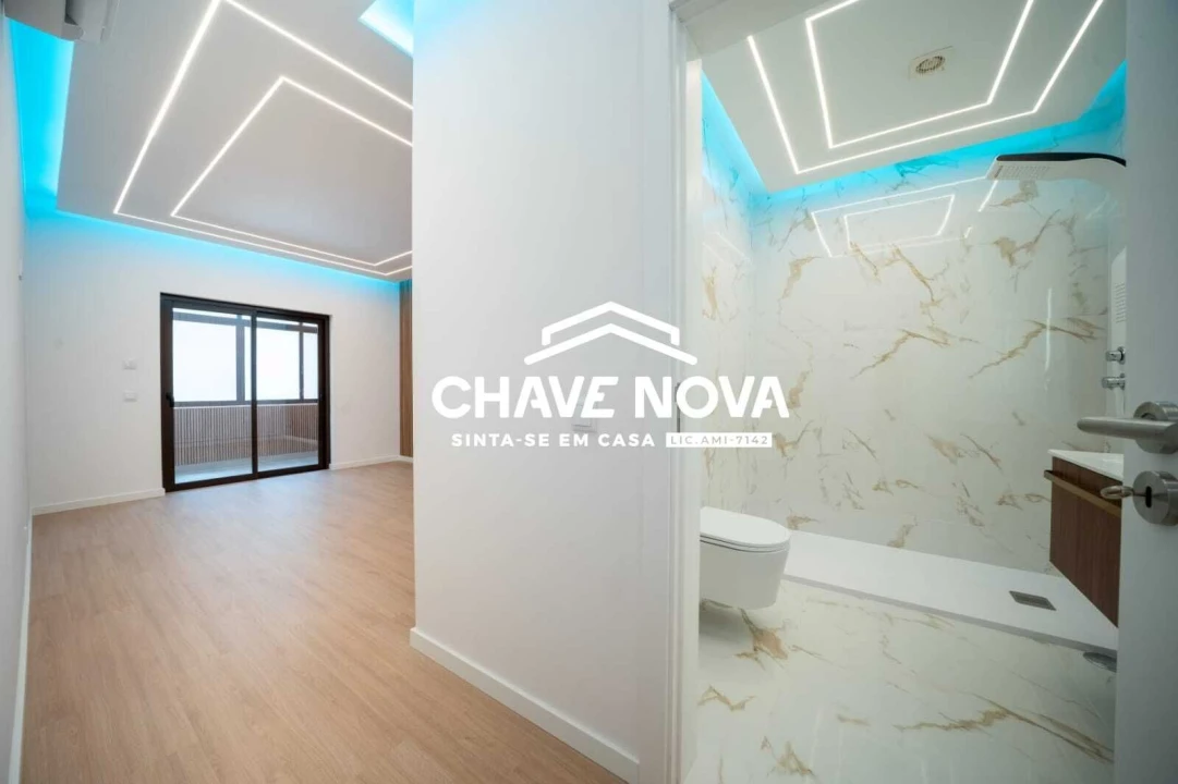Apartamento T3 para Venda em Quarteira Foto 6