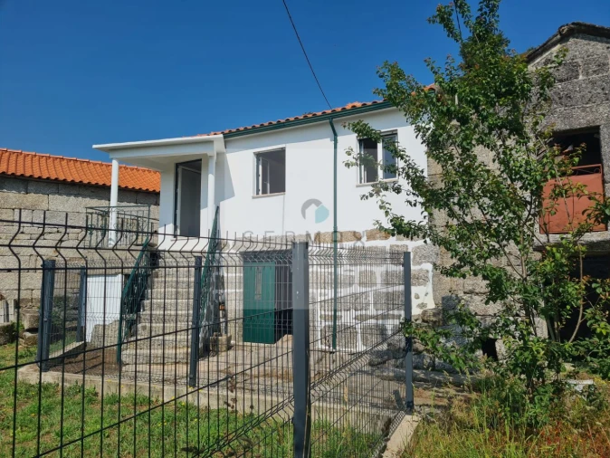 Moradia T2 para Venda em Valdreu Foto 1