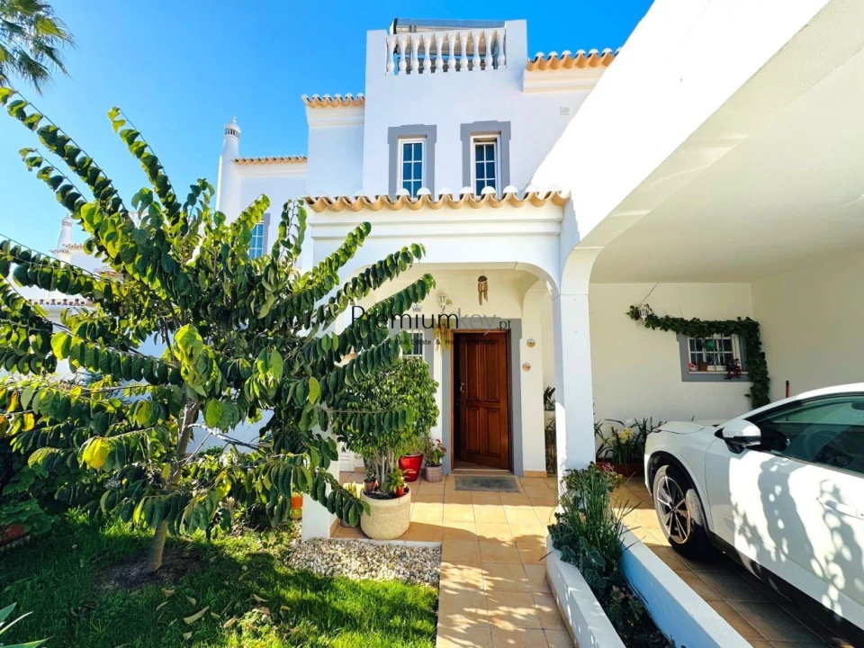 Moradia T4 para Venda em Albufeira e Olhos de Água Foto 4