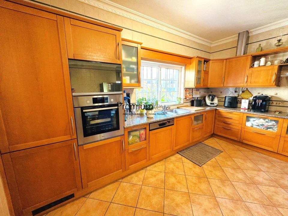 Moradia T4 para Venda em Albufeira e Olhos de Água Foto 12