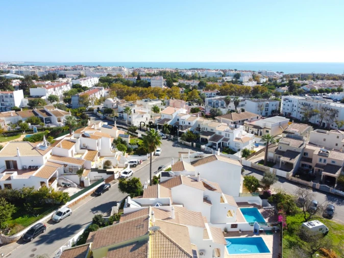 Moradia T4 para Venda em Albufeira e Olhos de Água Foto 47