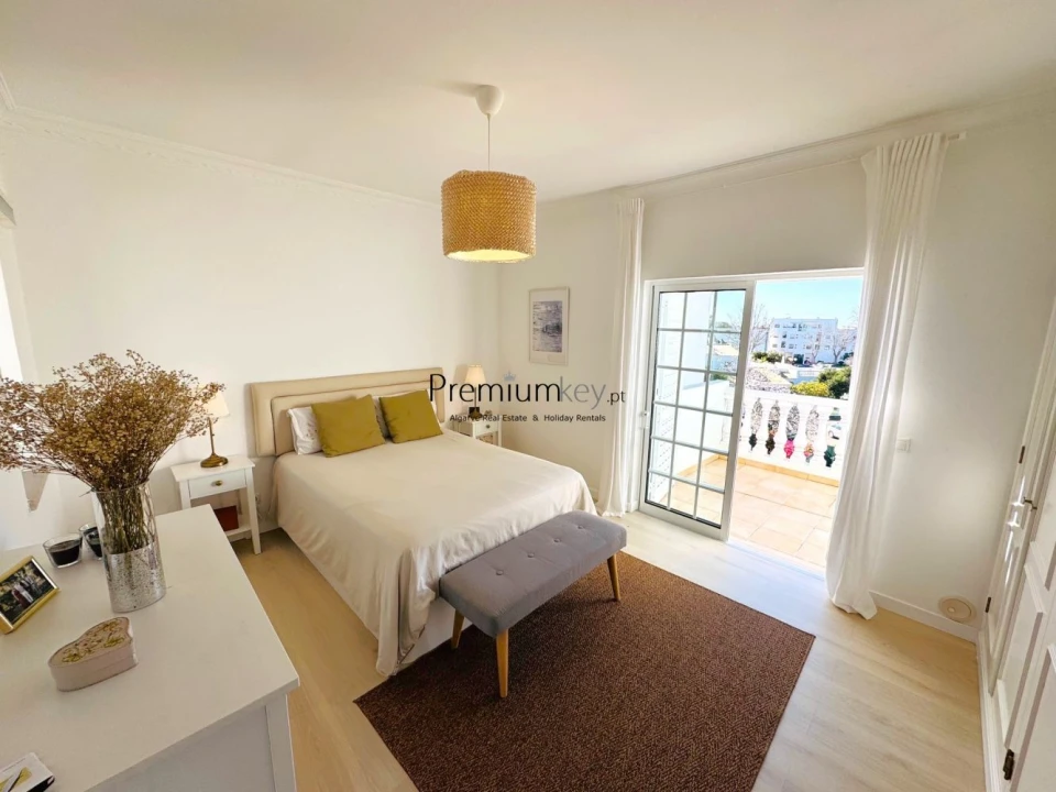 Moradia T4 para Venda em Albufeira e Olhos de Água Foto 20