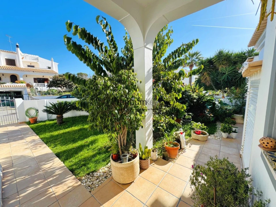 Moradia T4 para Venda em Albufeira e Olhos de Água Foto 5