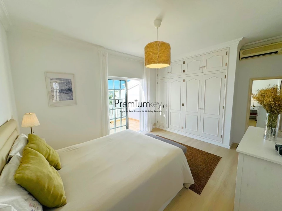 Moradia T4 para Venda em Albufeira e Olhos de Água Foto 21