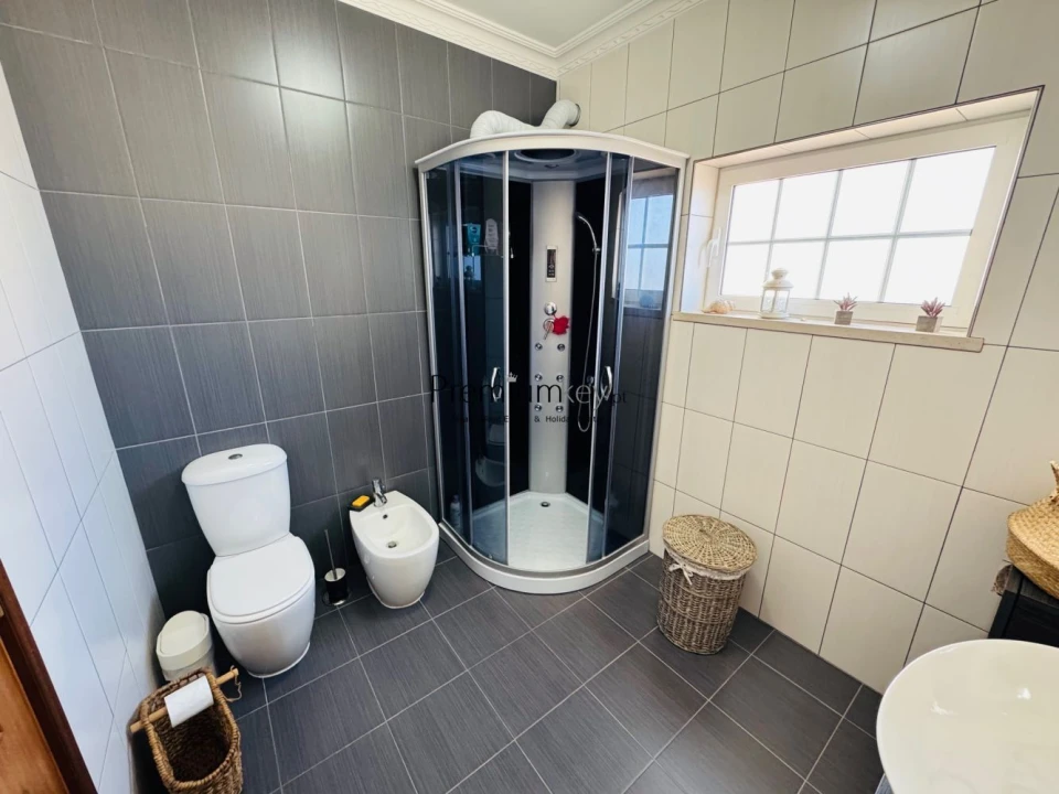 Moradia T4 para Venda em Albufeira e Olhos de Água Foto 29