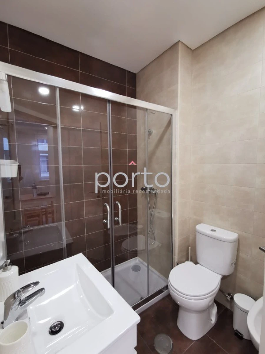 Apartamento T1 para Venda em Cedofeita, Santo Ildefonso, Sé, Miragaia, São Nicolau e Vitória Foto 7