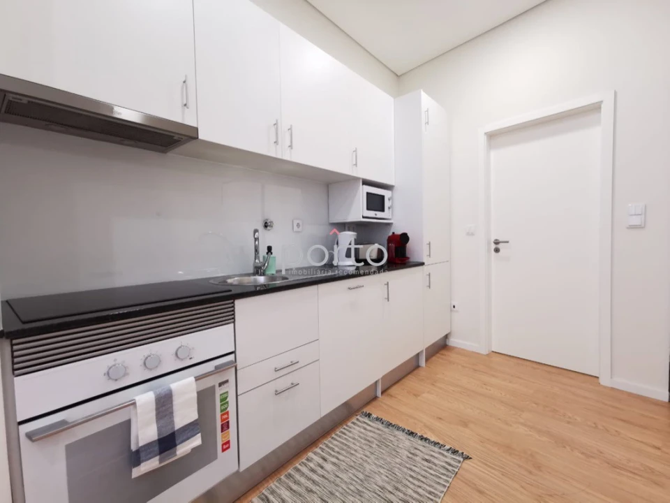 Apartamento T1 para Venda em Cedofeita, Santo Ildefonso, Sé, Miragaia, São Nicolau e Vitória Foto 1