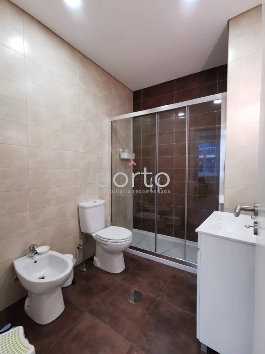 Apartamento T1 para Venda em Cedofeita, Santo Ildefonso, Sé, Miragaia, São Nicolau e Vitória Foto 5