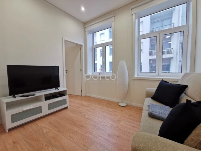 Apartamento T1 para Venda em Cedofeita, Santo Ildefonso, Sé, Miragaia, São Nicolau e Vitória Foto 3