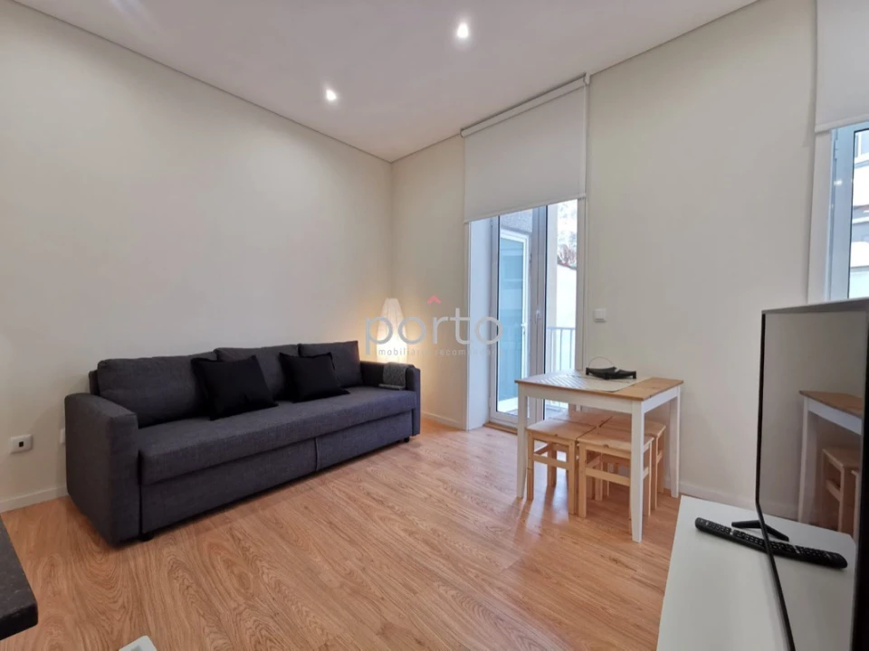 Apartamento T1 para Venda em Cedofeita, Santo Ildefonso, Sé, Miragaia, São Nicolau e Vitória Foto 2