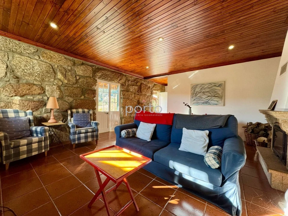 Moradia T3 para Venda em Santa Cruz do Douro e São Tomé de Covelas Foto 10