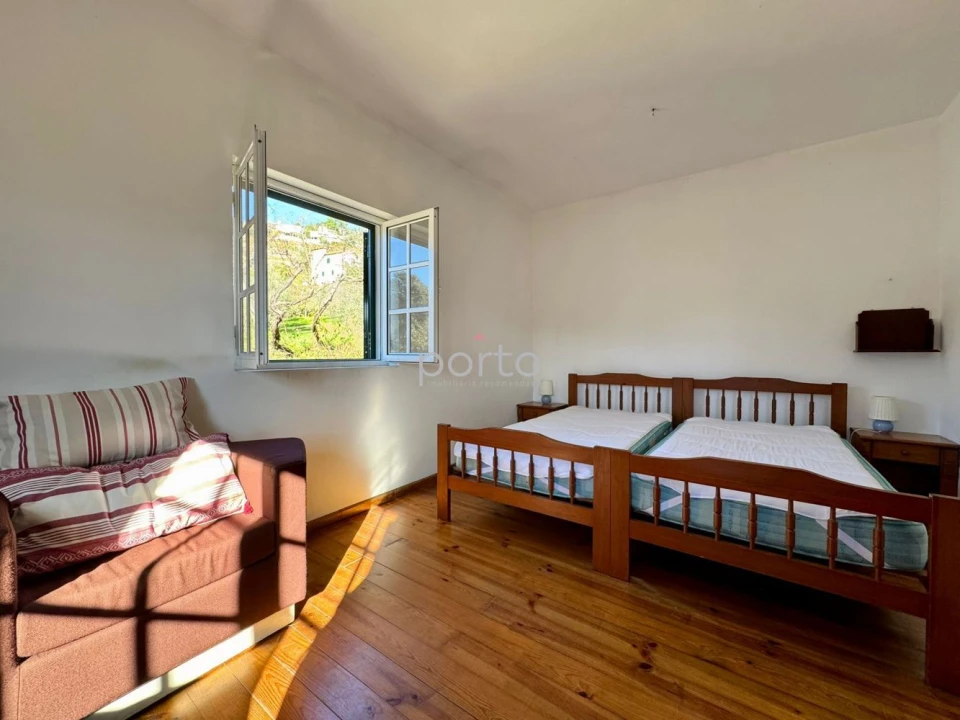 Moradia T3 para Venda em Santa Cruz do Douro e São Tomé de Covelas Foto 17