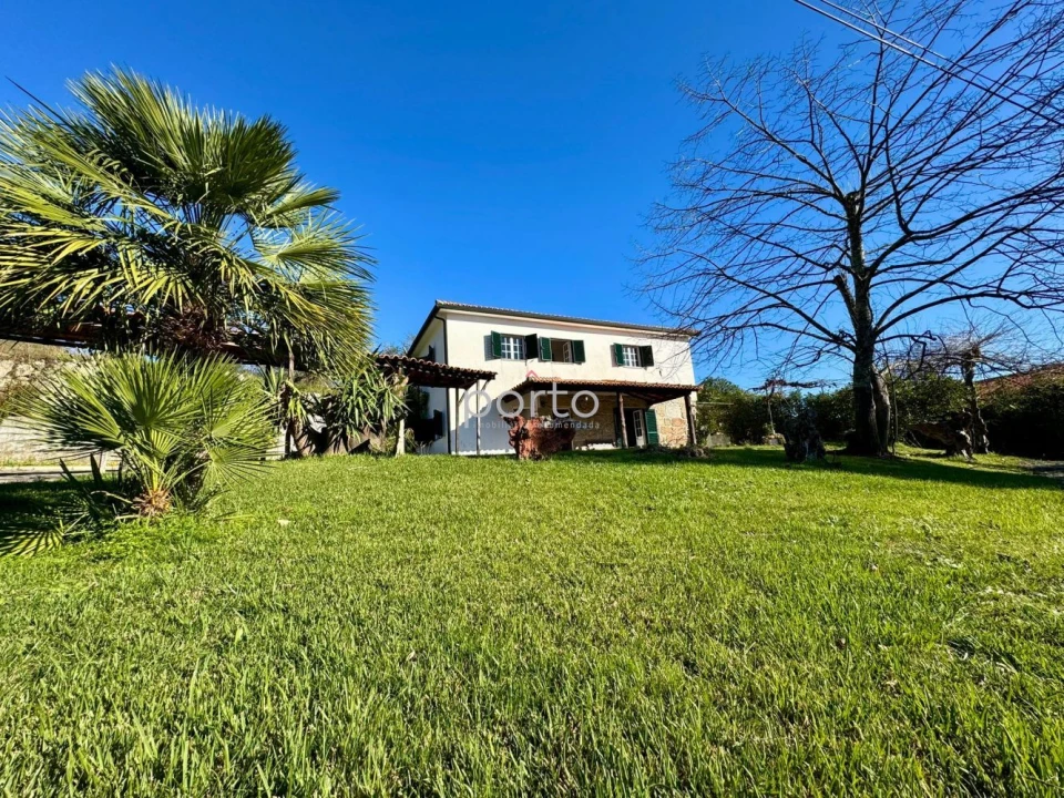 Moradia T3 para Venda em Santa Cruz do Douro e São Tomé de Covelas Foto 2