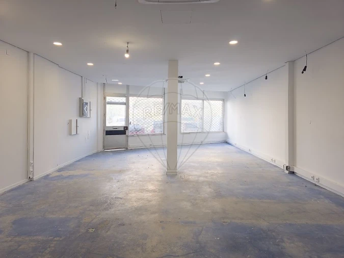 Loja para Venda em Loures Foto 9