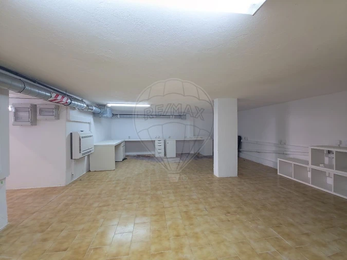 Loja para Venda em Loures Foto 16