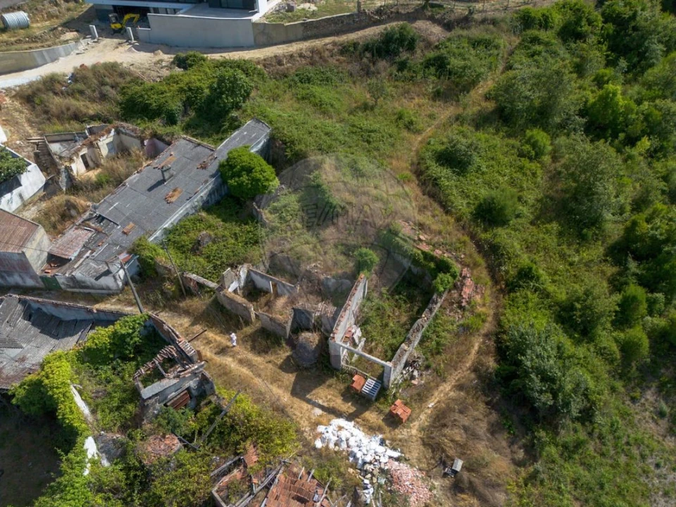 Moradia T2 para Venda em Santo Quintino Foto 10