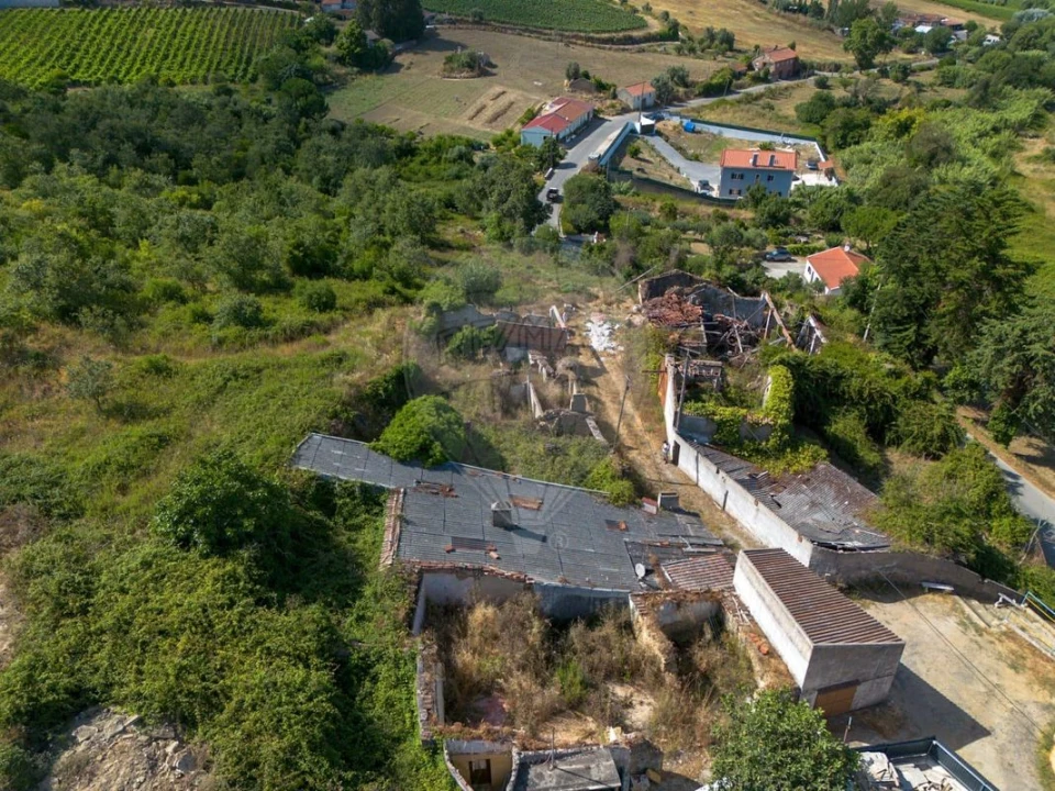 Moradia T2 para Venda em Santo Quintino Foto 11