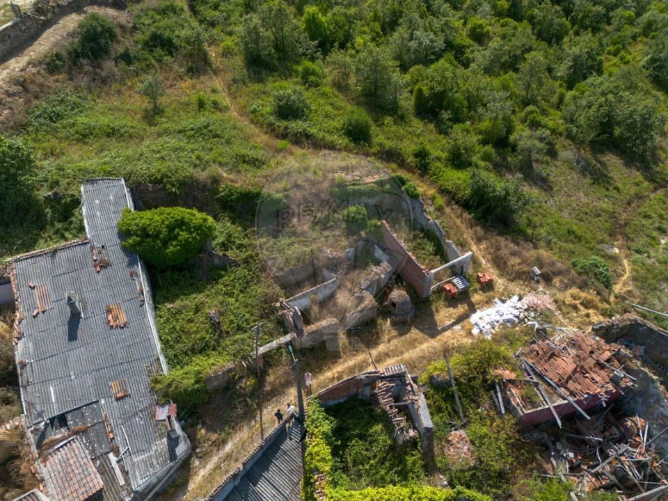 Moradia T2 para Venda em Santo Quintino Foto 13