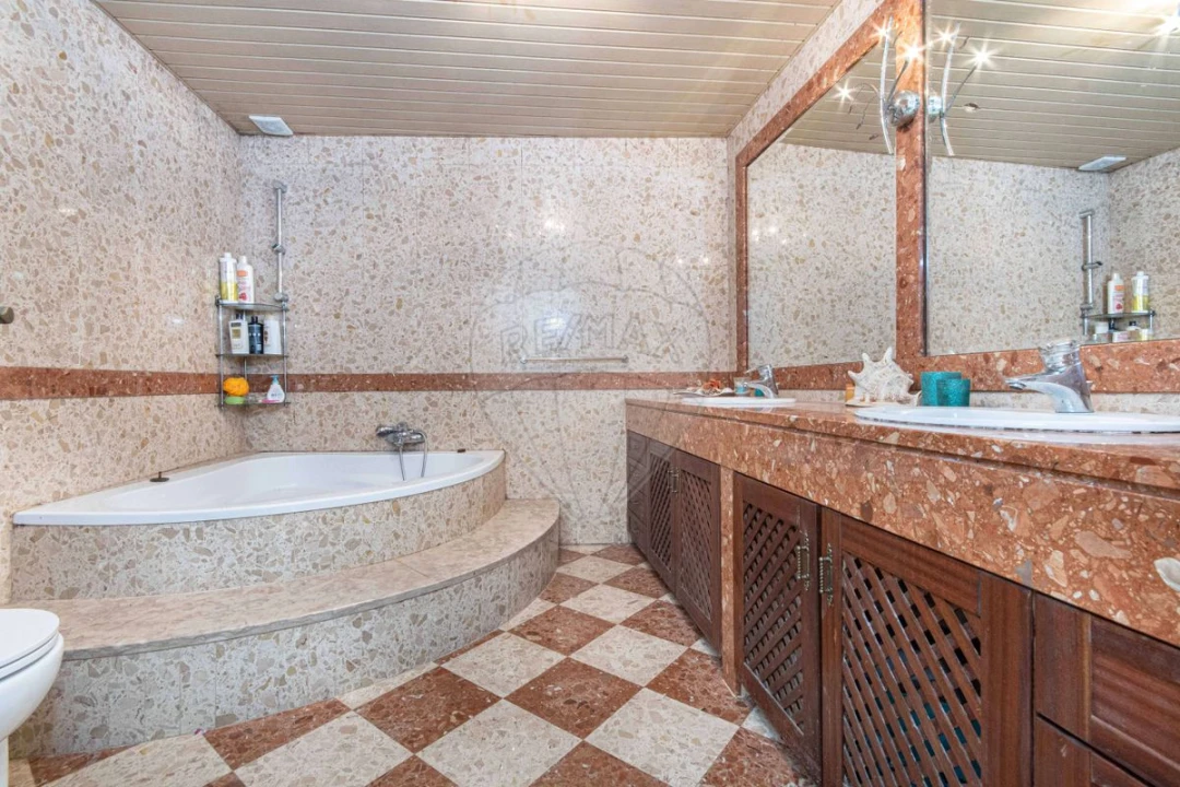 Moradia T4 para Venda em Sobral de Monte Agraço Foto 13