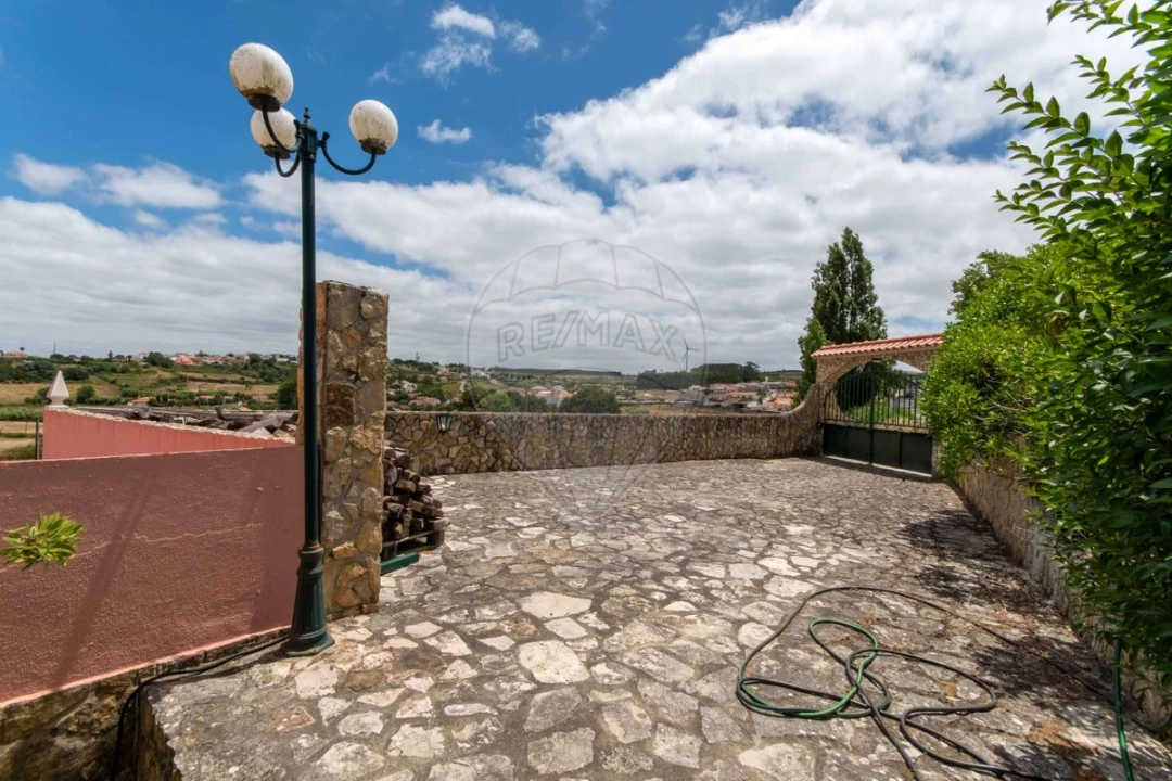 Moradia T4 para Venda em Sobral de Monte Agraço Foto 2