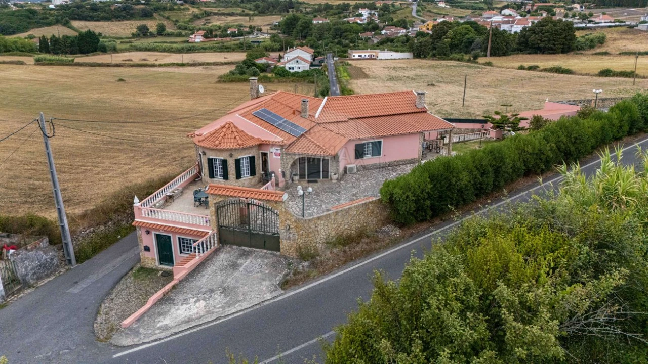 Moradia T4 para Venda em Sobral de Monte Agraço Foto 3
