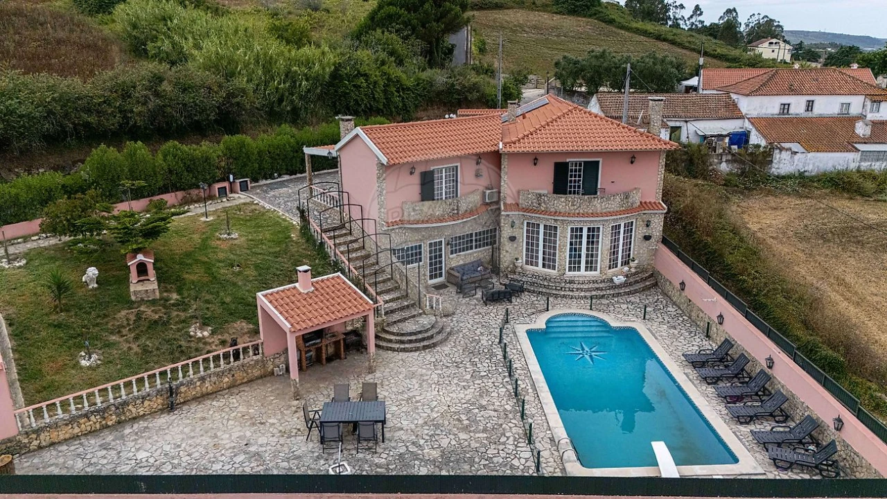 Moradia T4 para Venda em Sobral de Monte Agraço Foto 40