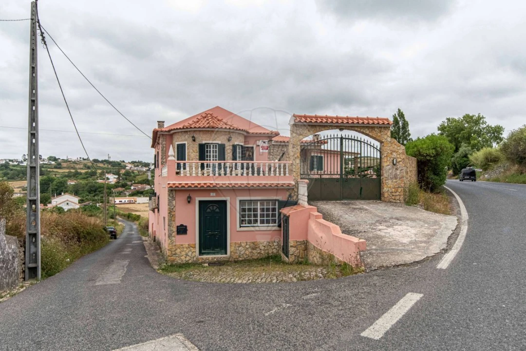 Moradia T4 para Venda em Sobral de Monte Agraço Foto 8