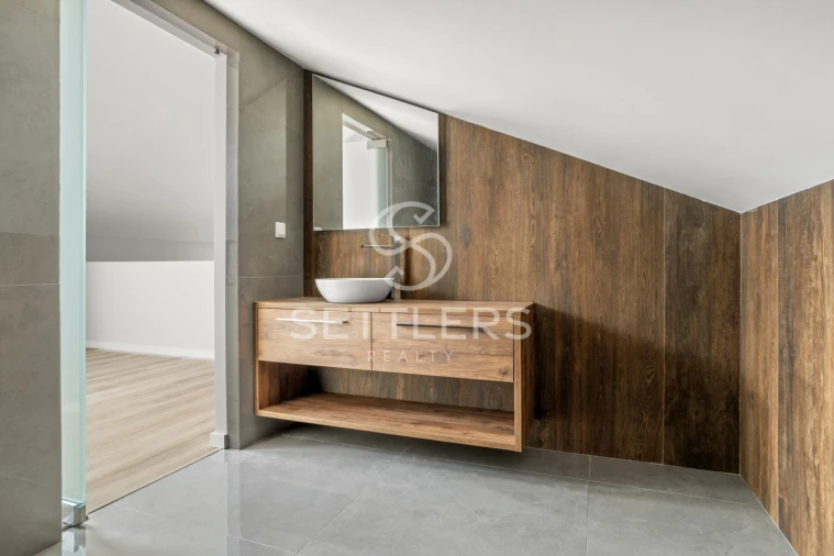 Apartamento T3 para Venda em Carcavelos e Parede Foto 25