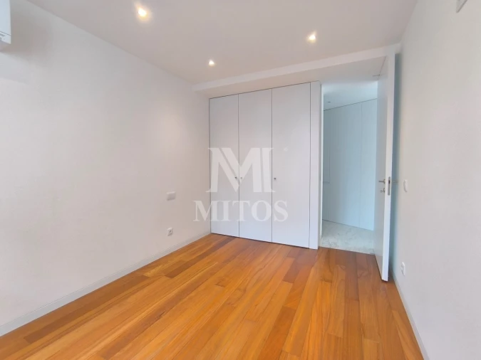 Apartamento T2 para Arrendamento em Santa Maria Maior e Monserrate e Meadela Foto 6