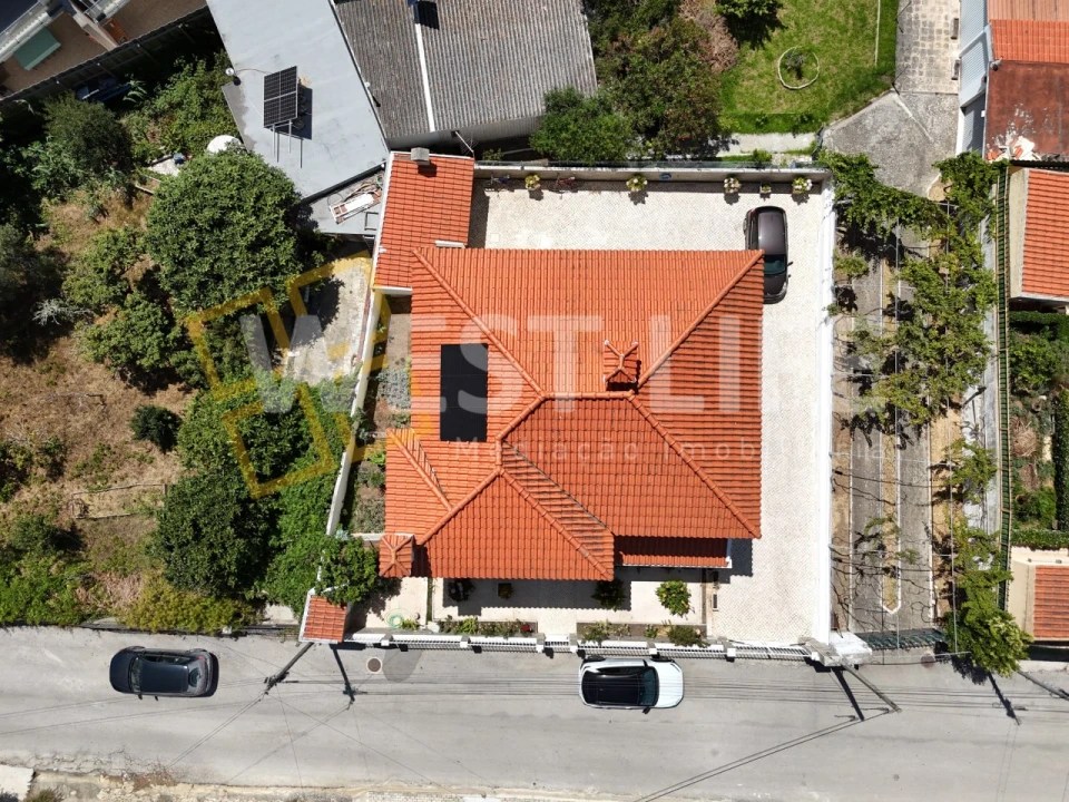 Moradia T4 para Venda em Carvoeira Foto 29