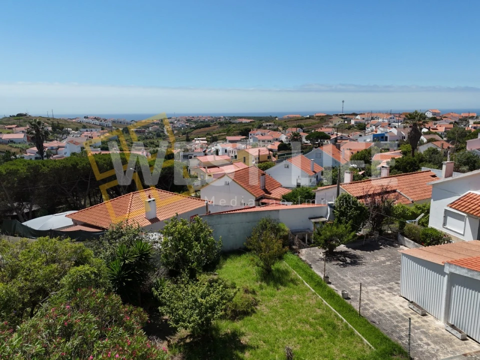 Moradia T4 para Venda em Carvoeira Foto 4