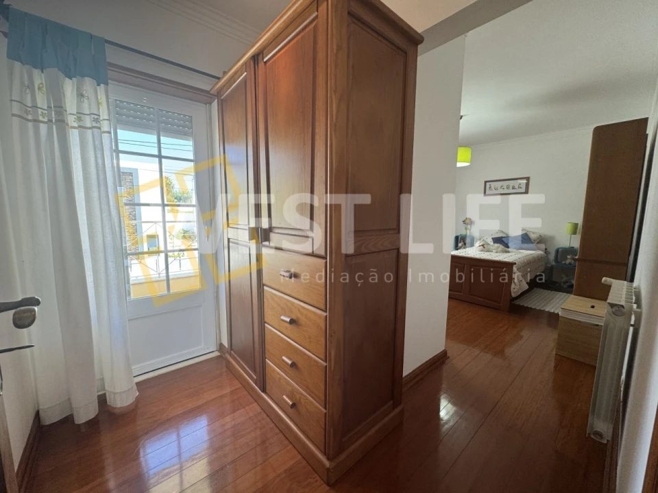 Moradia T4 para Venda em Carvoeira Foto 17