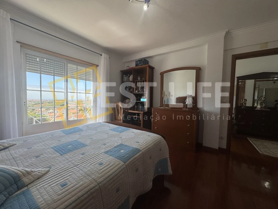 Moradia T4 para Venda em Carvoeira Foto 20