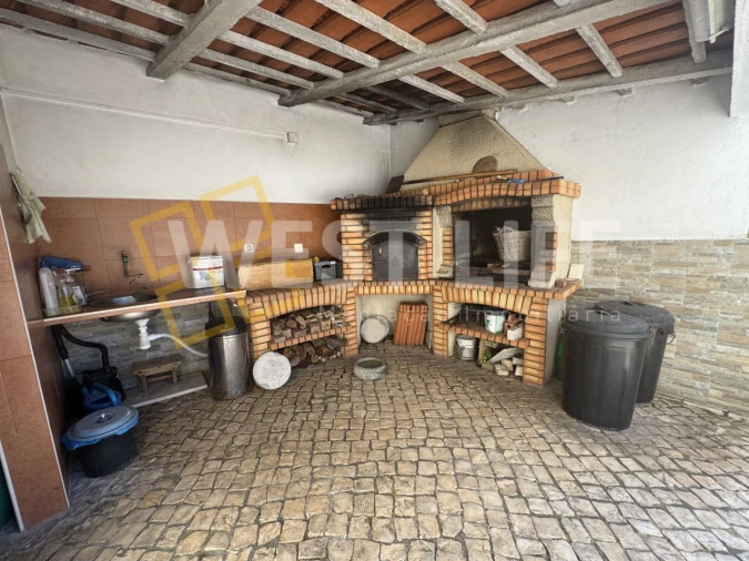 Moradia T4 para Venda em Carvoeira Foto 26