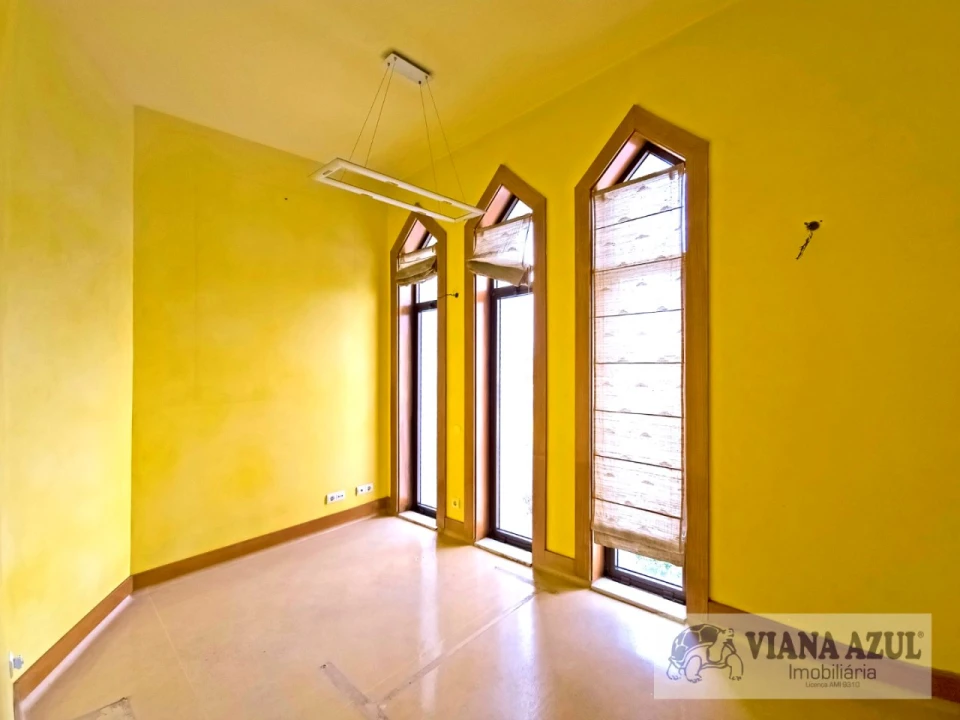 Escritório para Arrendamento em Santa Maria Maior e Monserrate e Meadela Foto 8