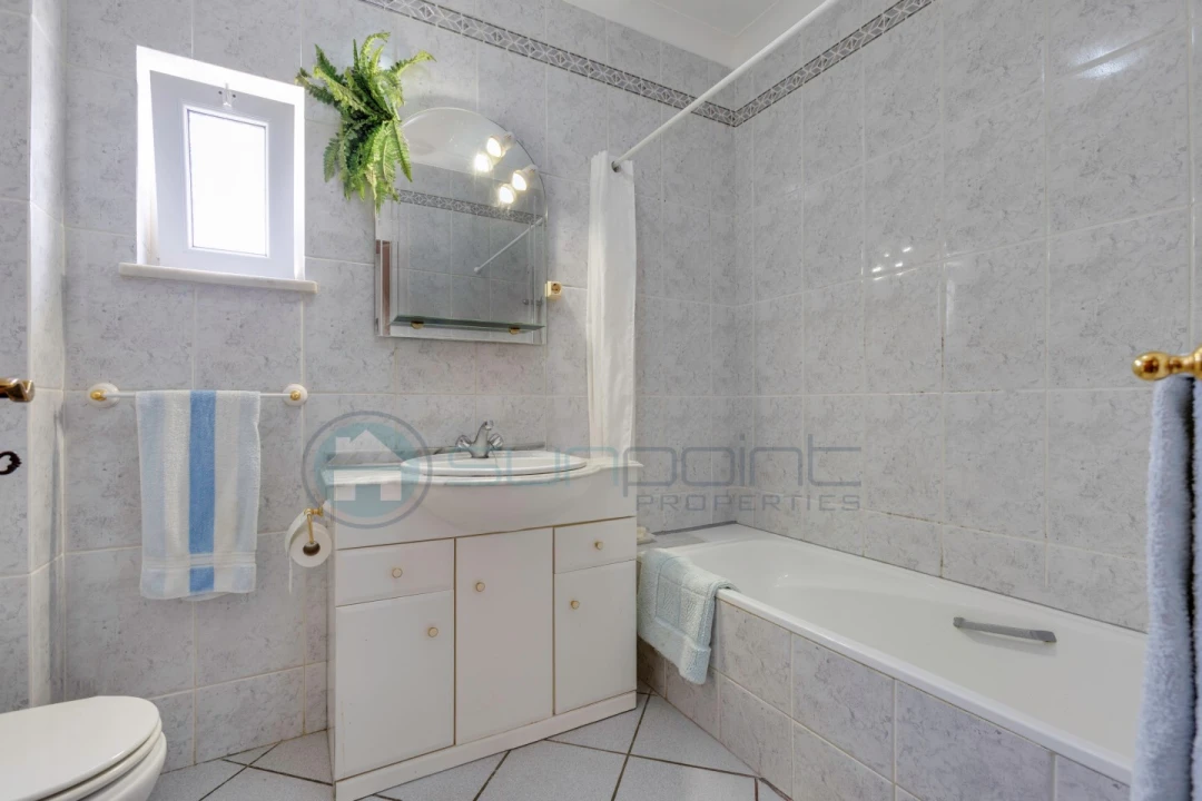 Apartamento T2 para Venda em Budens Foto 15