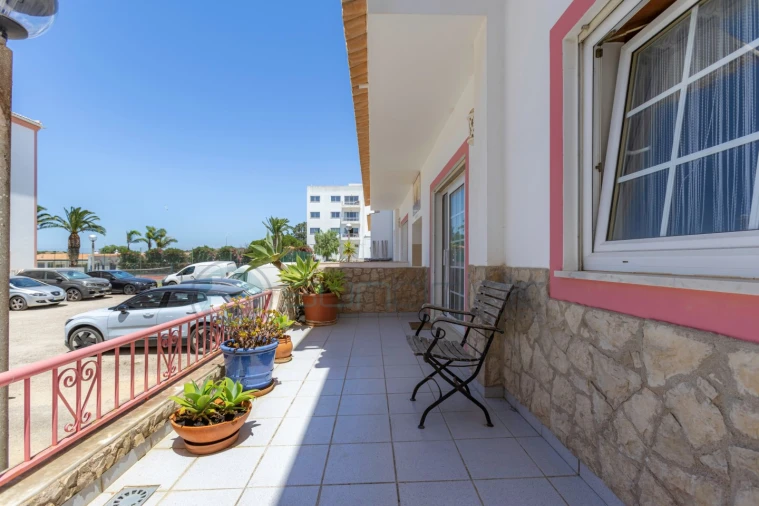 Apartamento T2 para Venda em Budens Foto 2