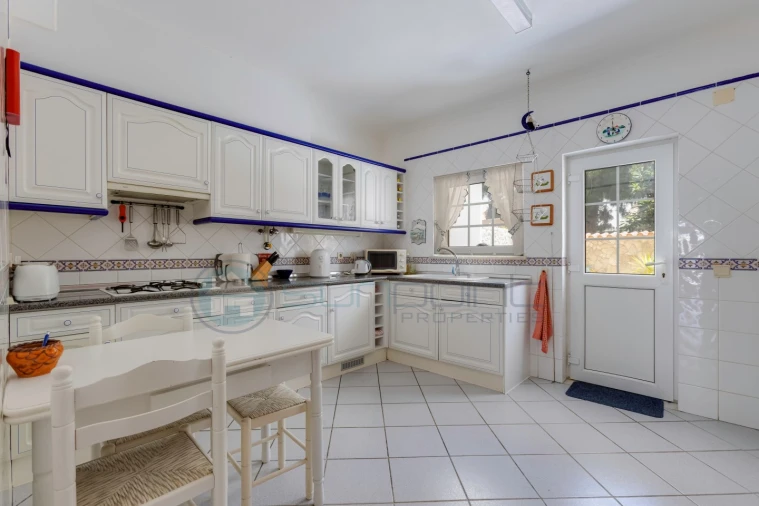 Apartamento T2 para Venda em Budens Foto 5